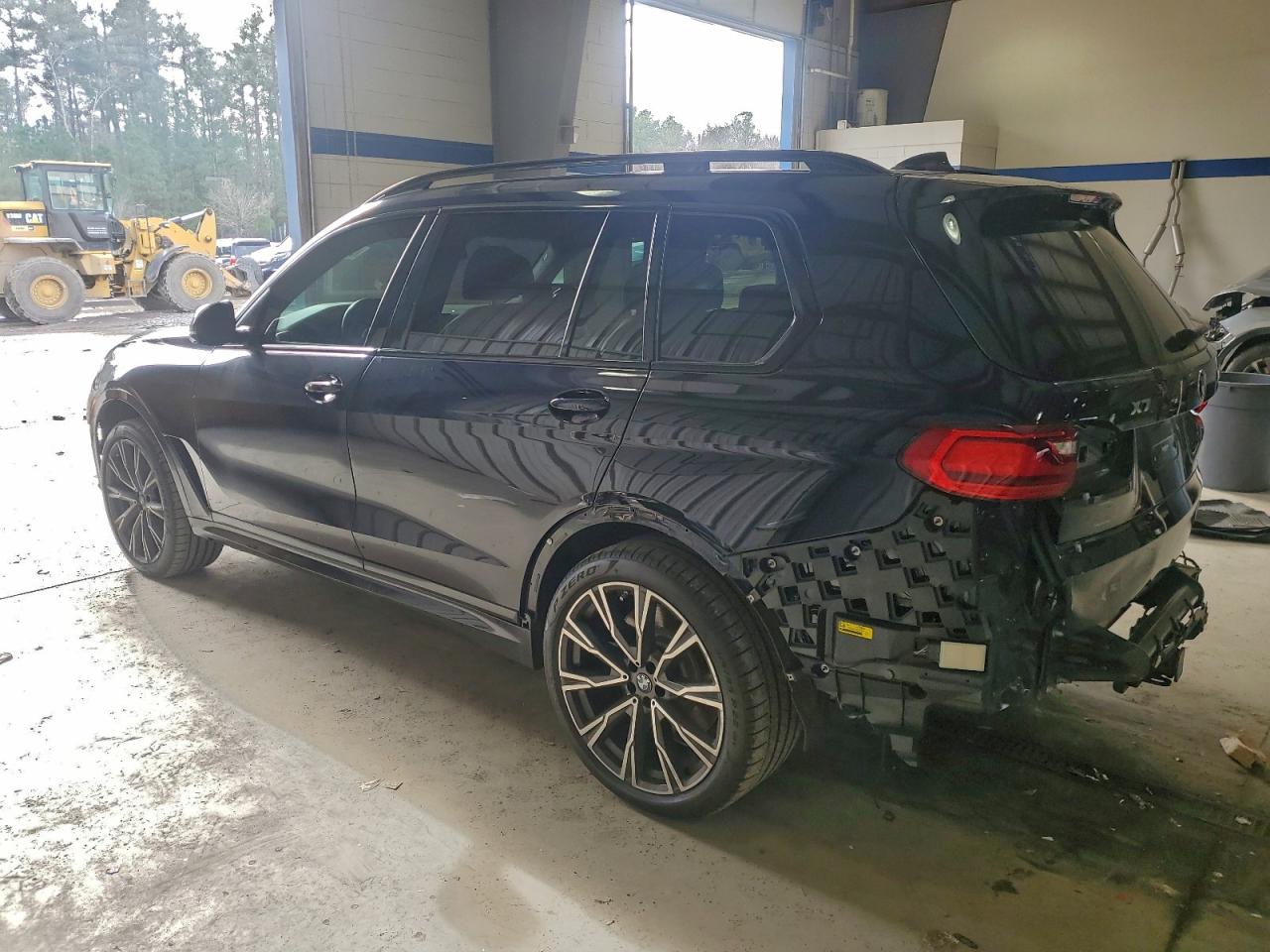BMW X Series M50i Image 2