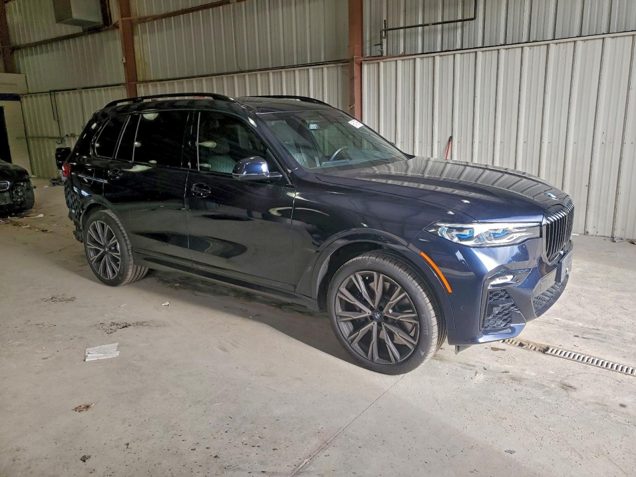 BMW X Series M50i Image 4