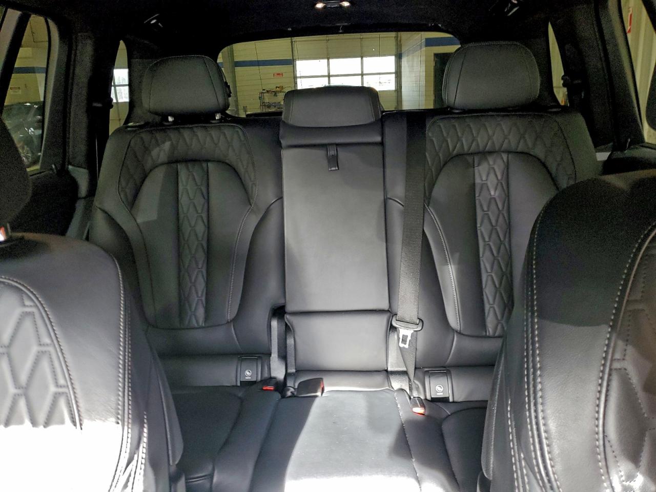 BMW X Series M50i Image 10