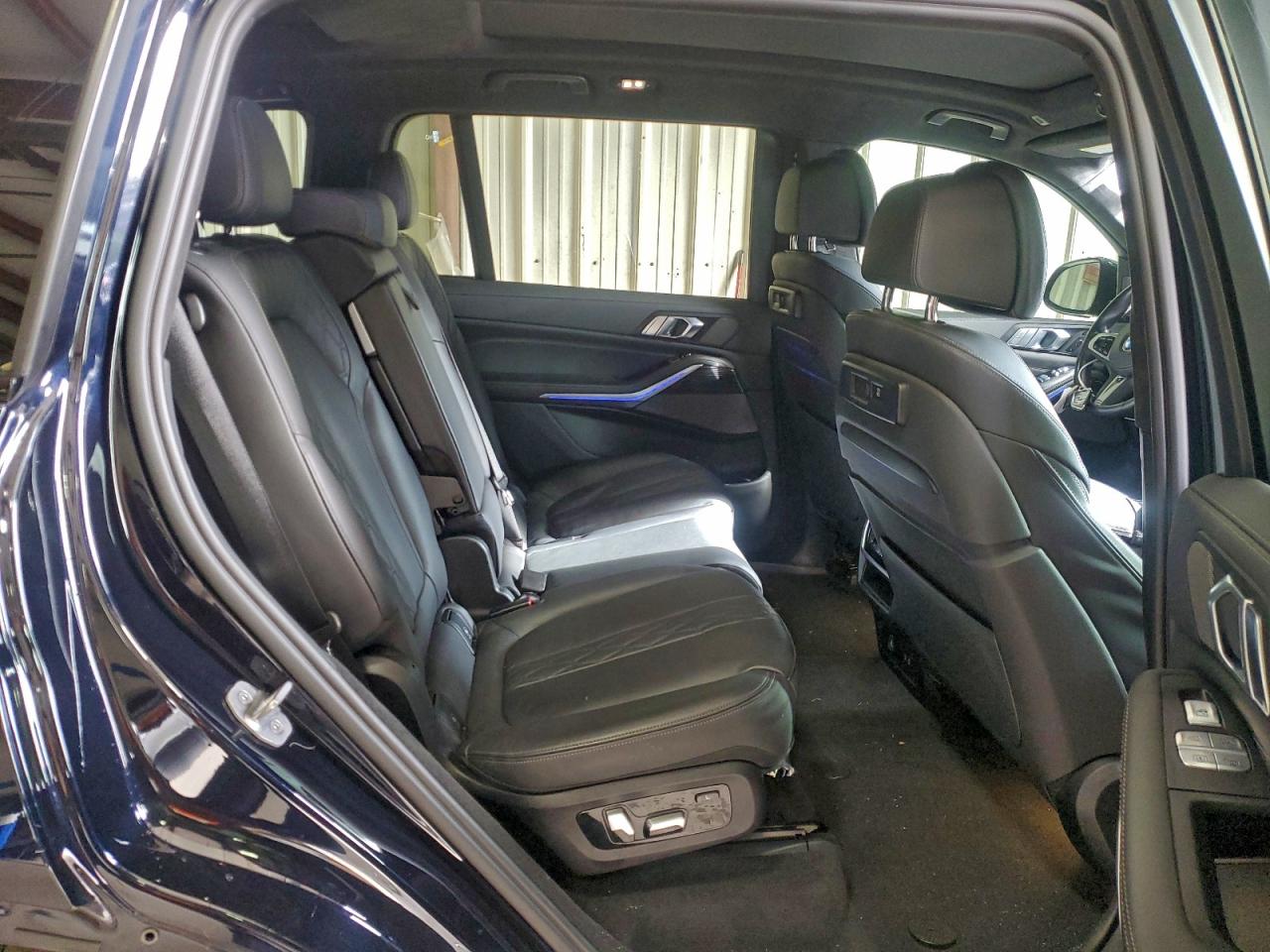 BMW X Series M50i Image 12