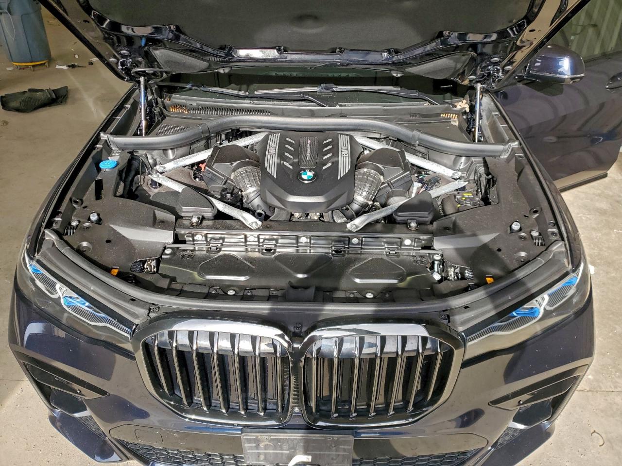 BMW X Series M50i Image 8