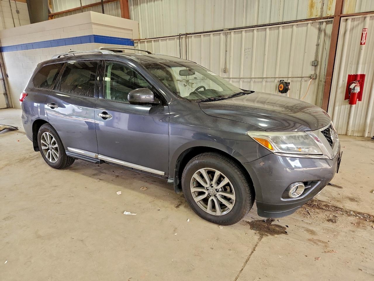 Nissan Pathfinder S Image 4