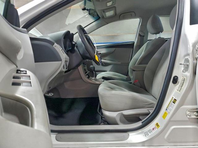 Toyota Corolla Base Image 12