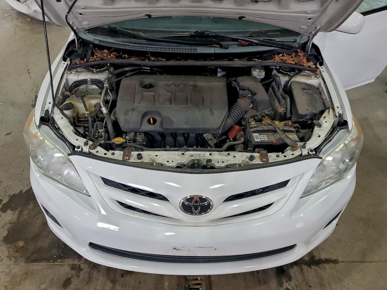 Toyota Corolla Base Image 7