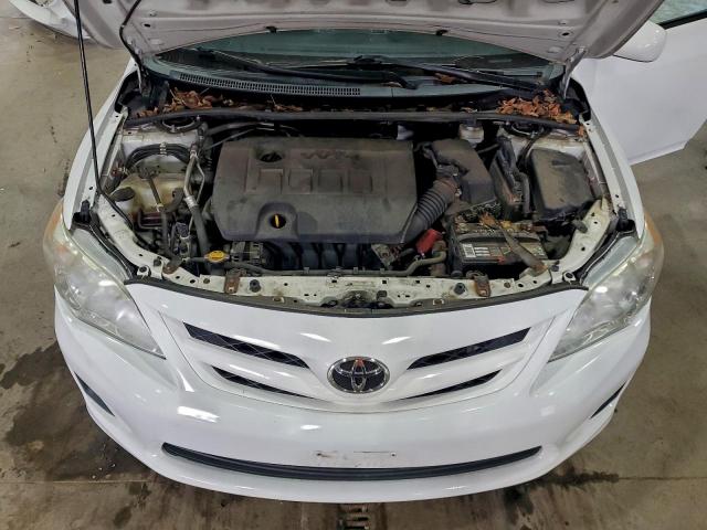 Toyota Corolla Base Image 7