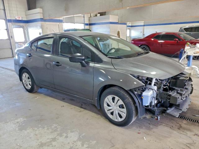 Nissan Versa S Image 3