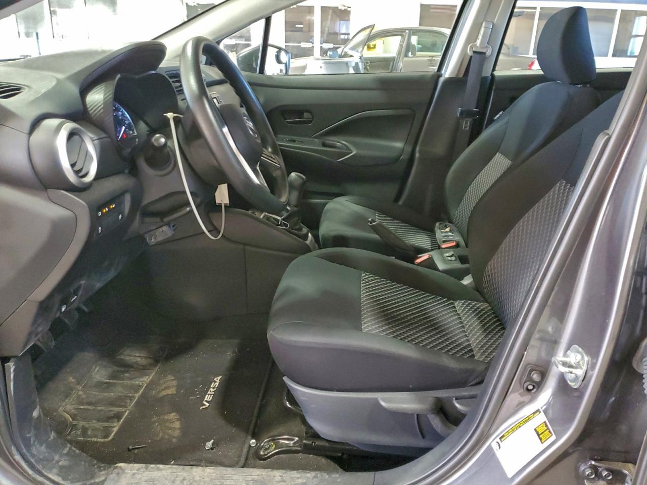 Nissan Versa S Image 2