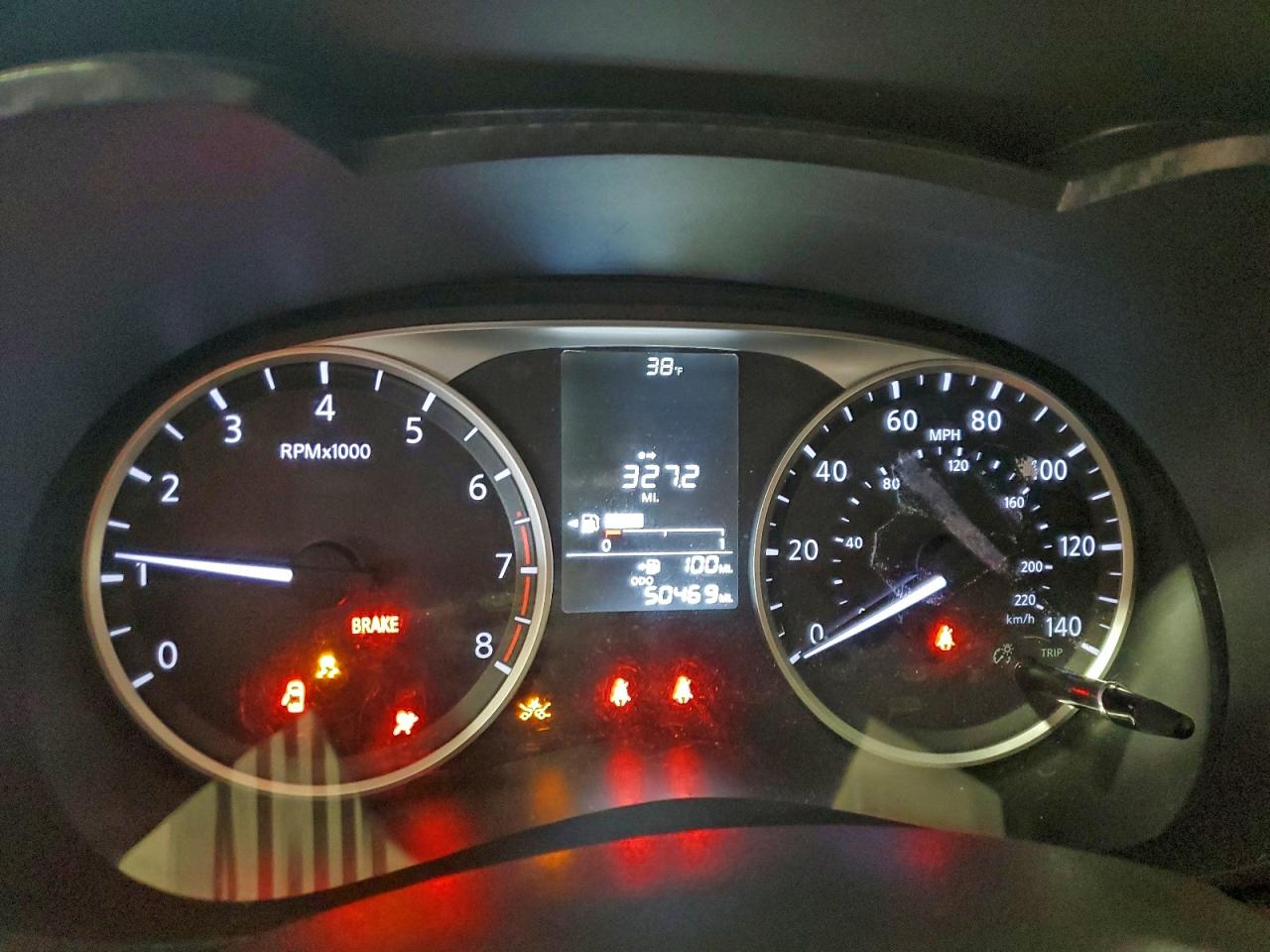 Nissan Versa S Image 8