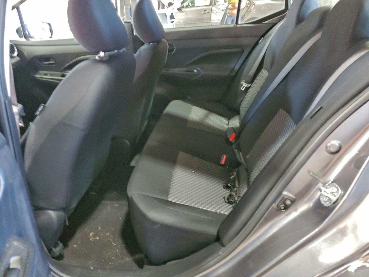 Nissan Versa S Image 12