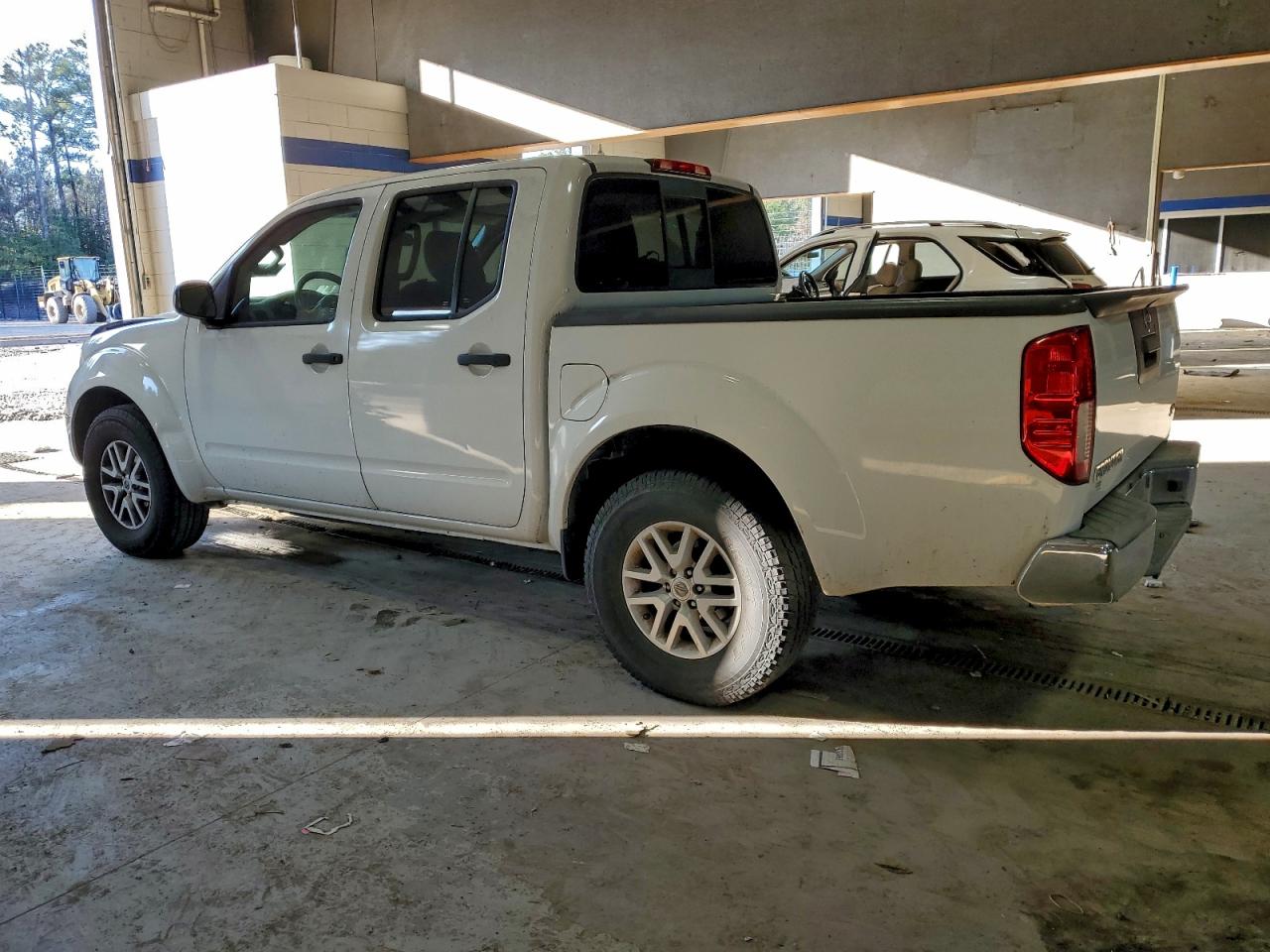 Nissan Frontier S Image 2