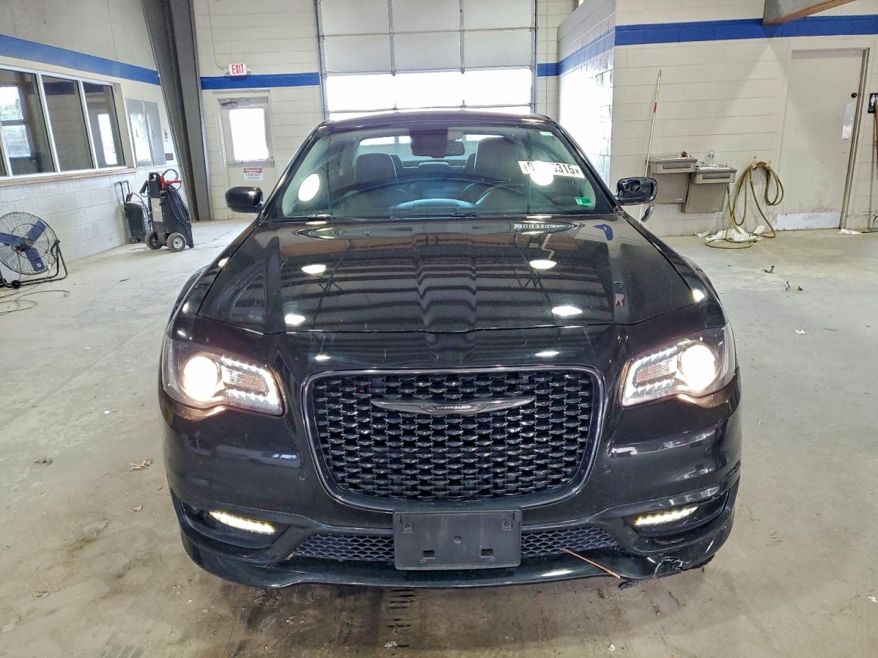 Chrysler 300 Touring L Image 4