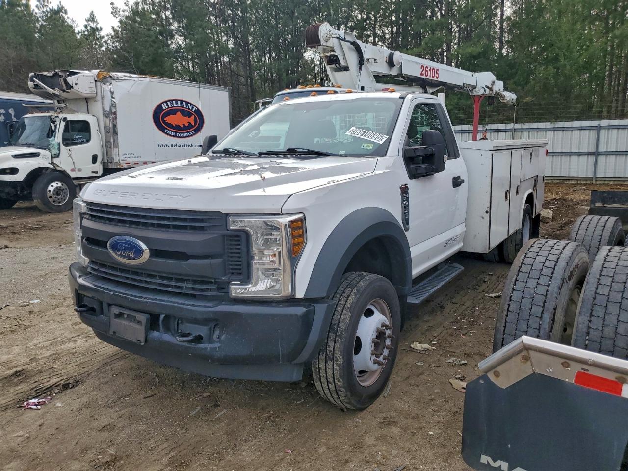 Ford F-450 Super Duty Image 1