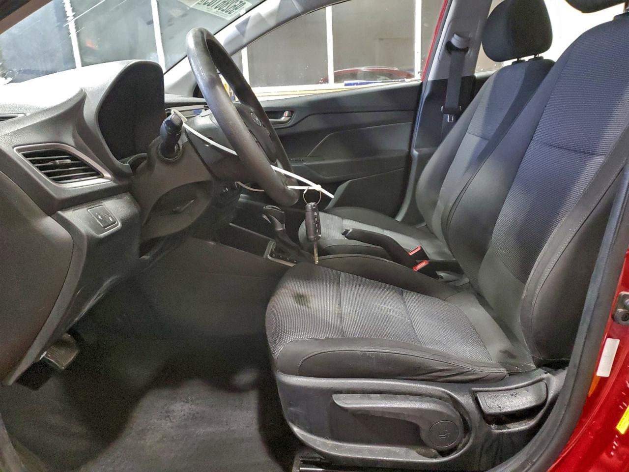 Hyundai ACCENT Se Image 10