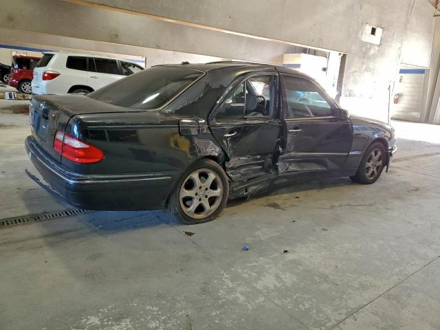 Mercedes-Benz E-Class 320 Image 5