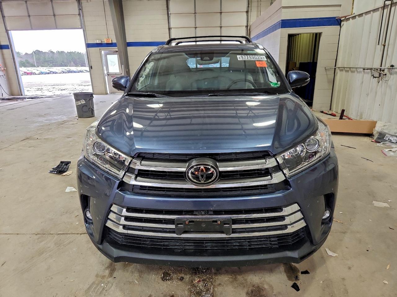 Toyota Highlander Limited Image 9