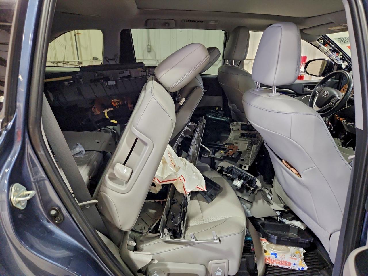 Toyota Highlander Limited Image 11