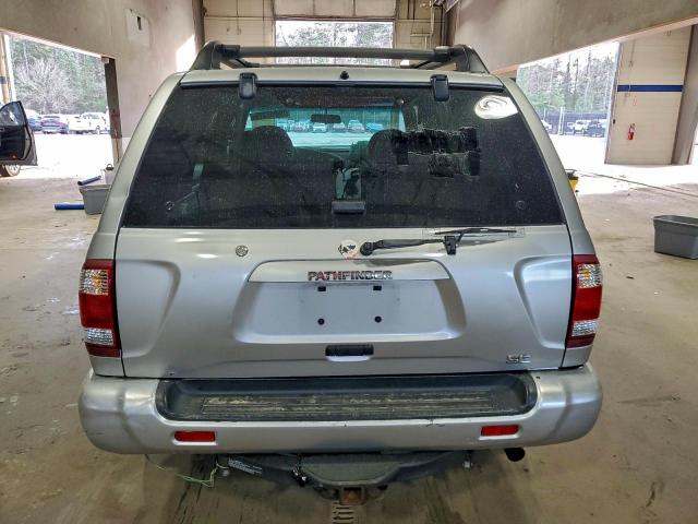 Nissan Pathfinder Le Image 5