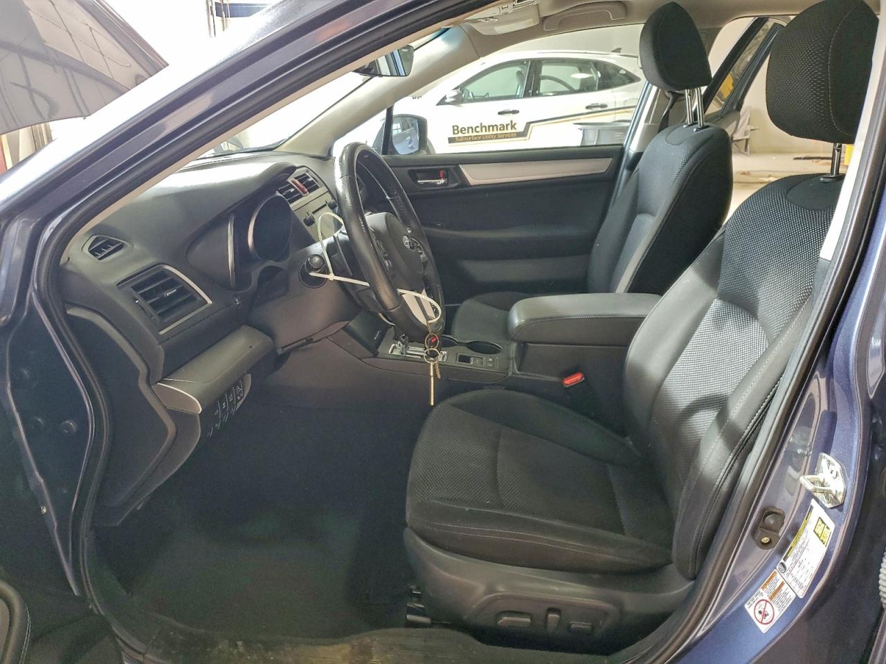 Subaru Outback 2.5i Premium Image 8