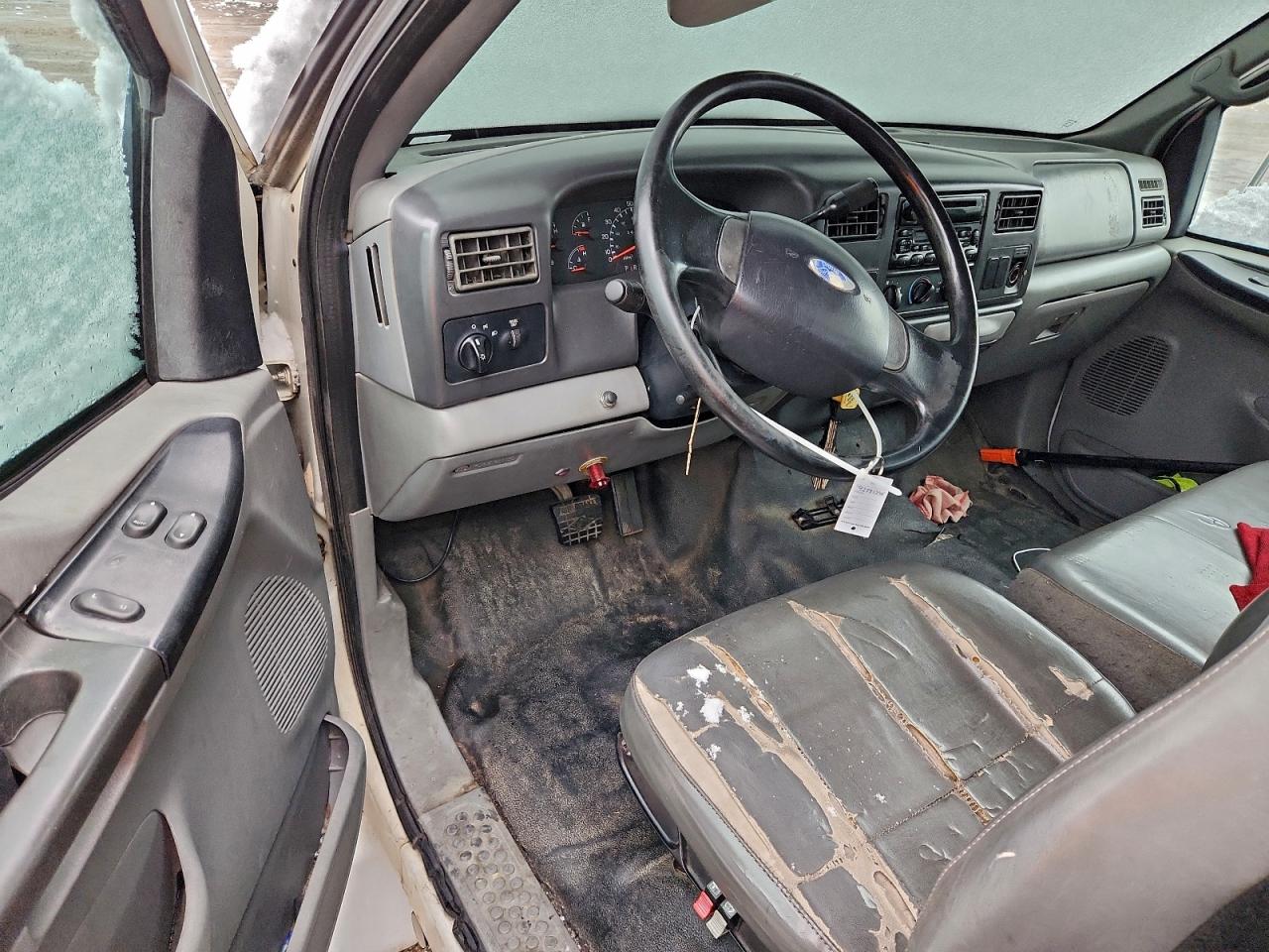 Ford F-650 Super Duty Image 10