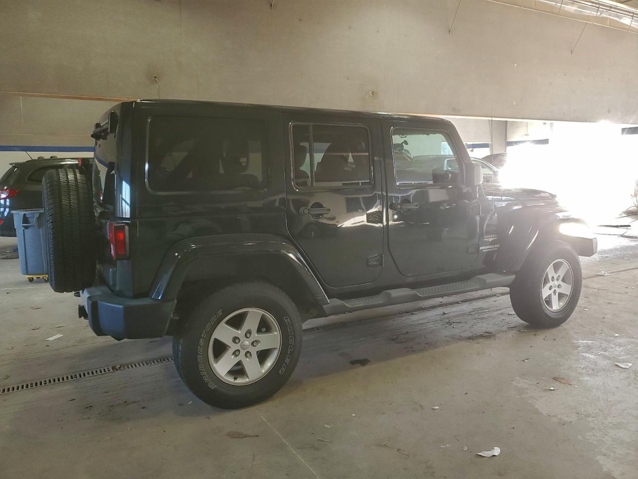 Jeep Wrangler Sahara Image 2
