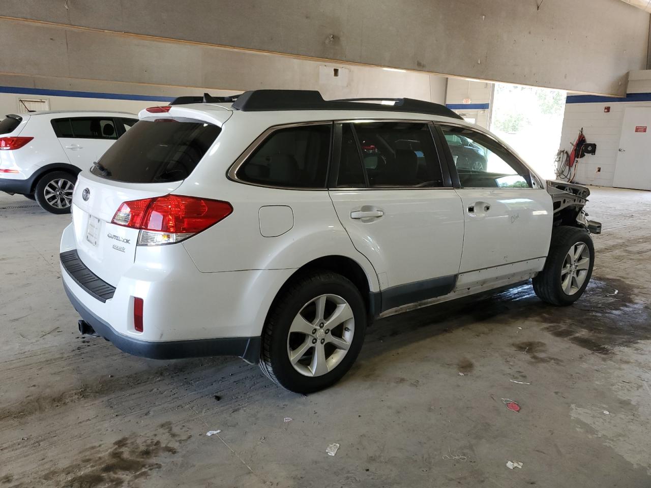 Subaru Outback 2.5i Limited Image 12