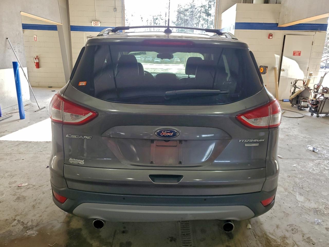 Ford Escape Titanium Image 9