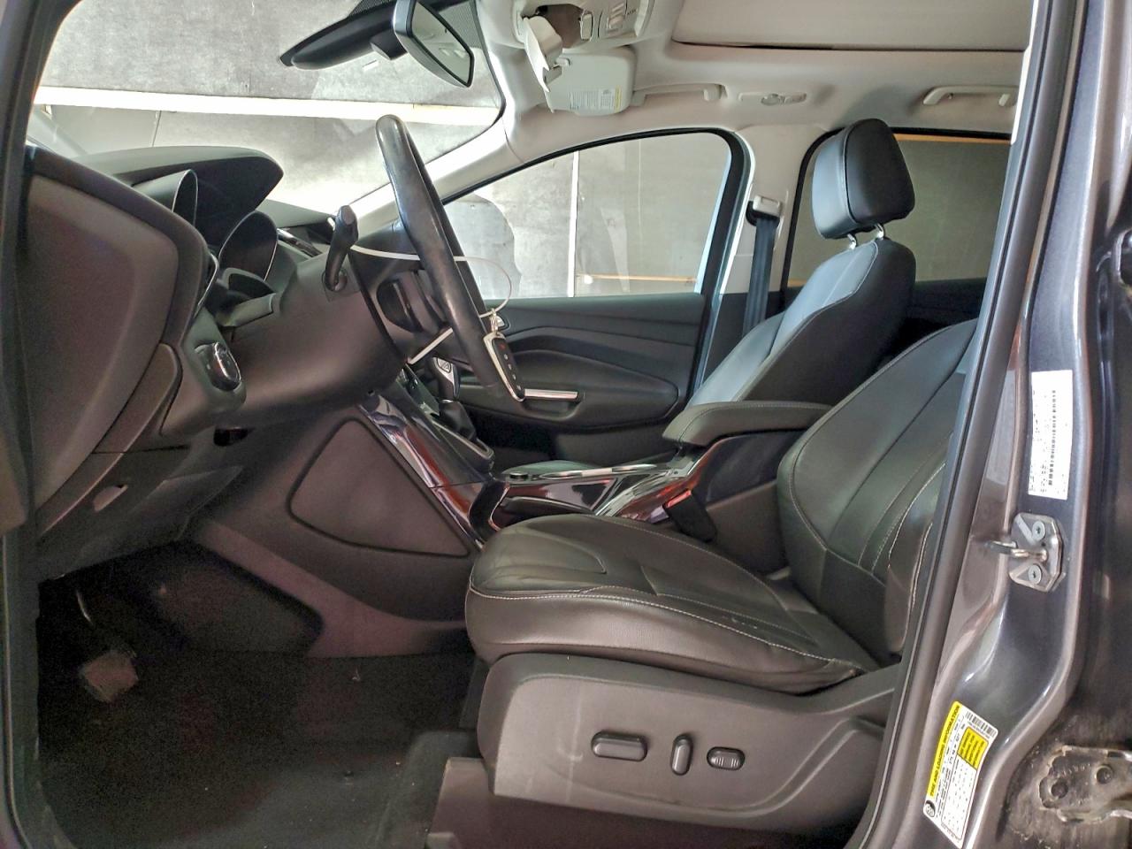 Ford Escape Titanium Image 8