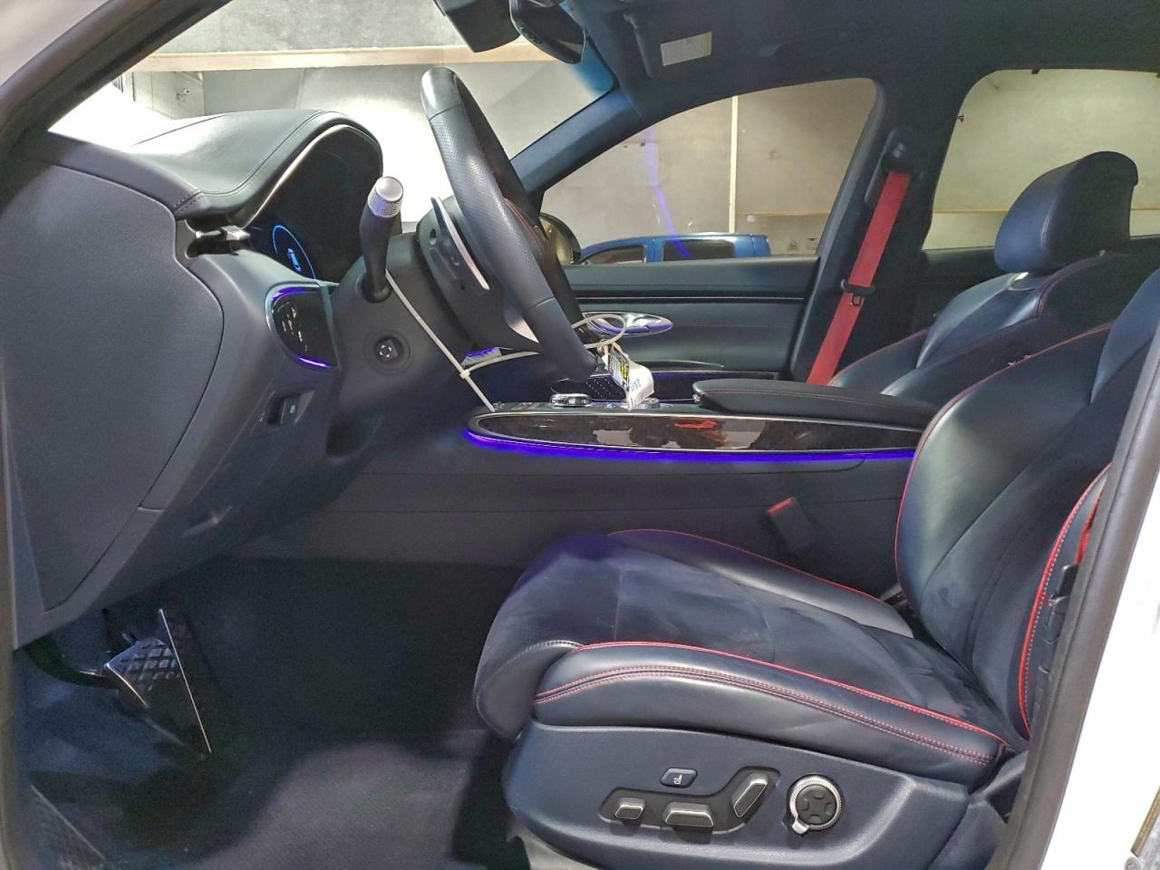 Genesis Gv70 Base Base Image 14