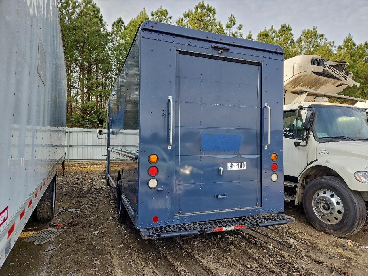 Freightliner Mt45 M Line Walk-in Van Image 9