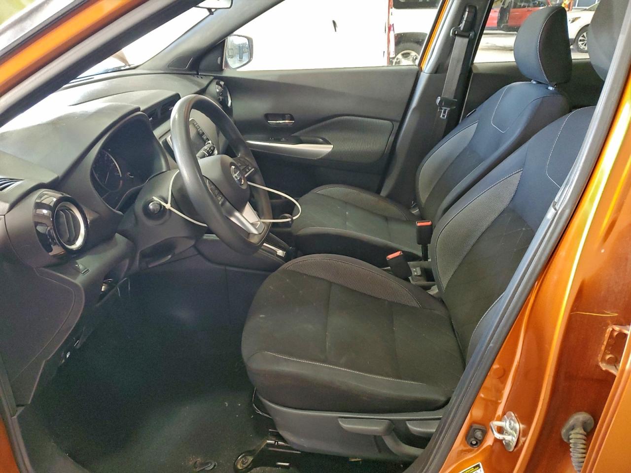 Nissan Kicks S Image 5