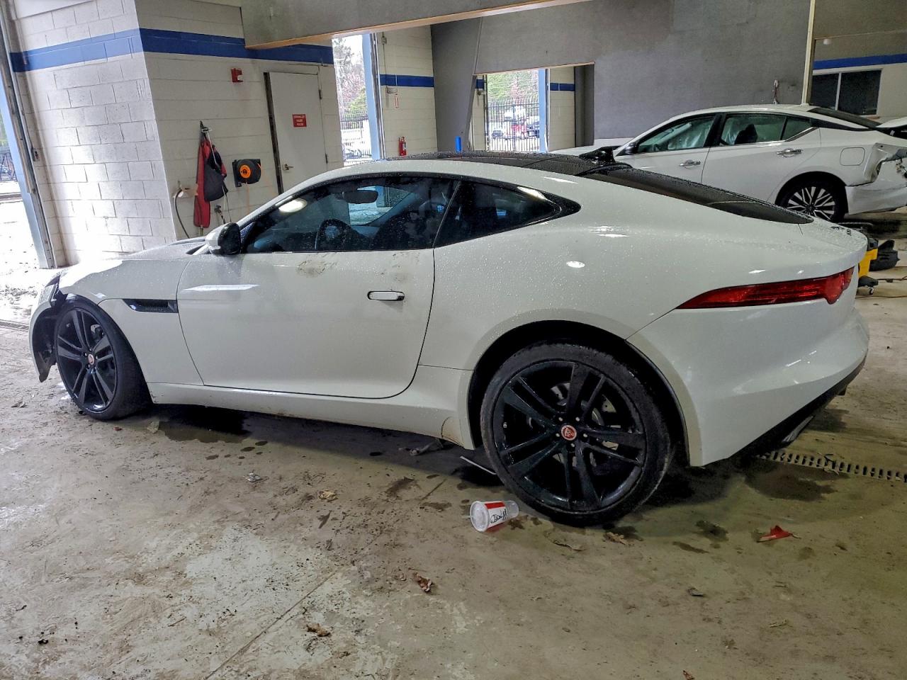 Jaguar F-TYPE Image 4