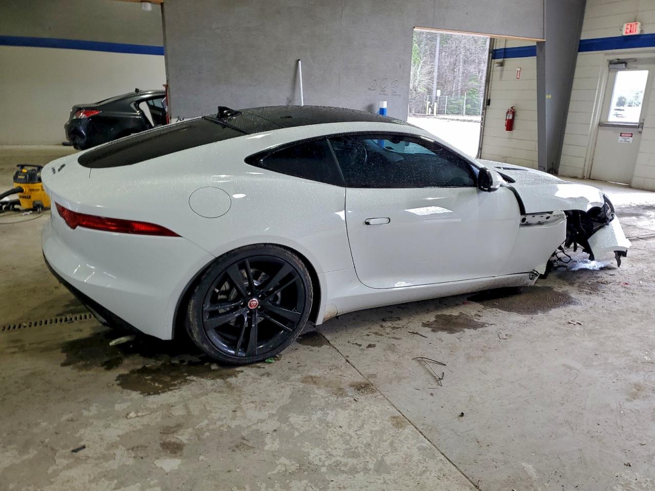 Jaguar F-TYPE Image 3