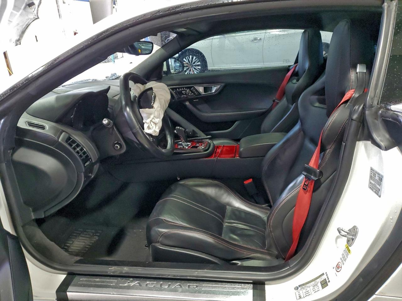 Jaguar F-TYPE Image 9