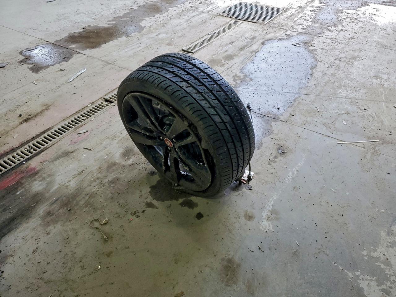 Jaguar F-TYPE Image 2