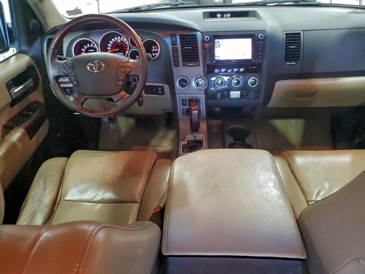 Toyota Sequoia Platinum Image 9