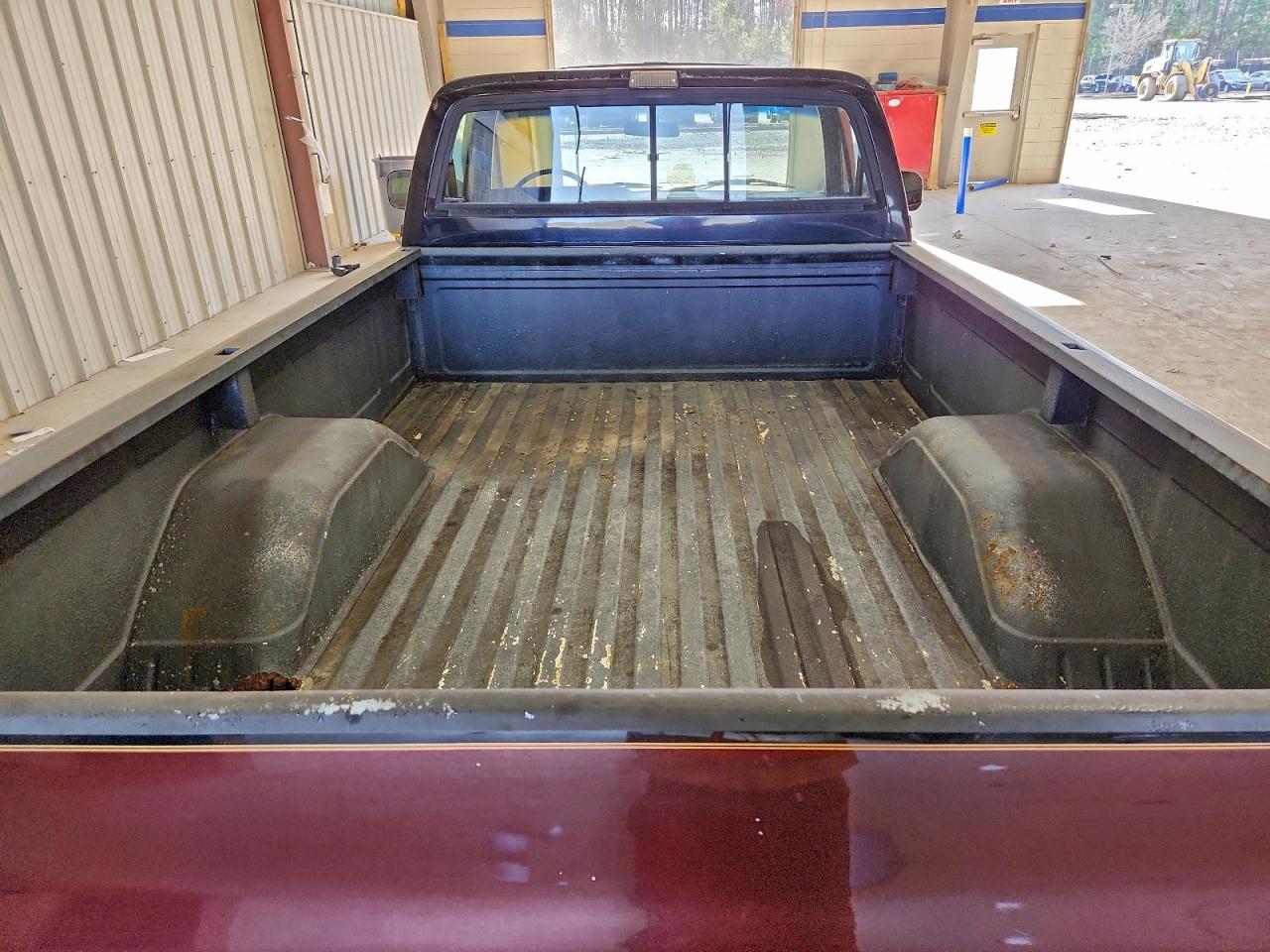 Chevrolet Silverado Image 13