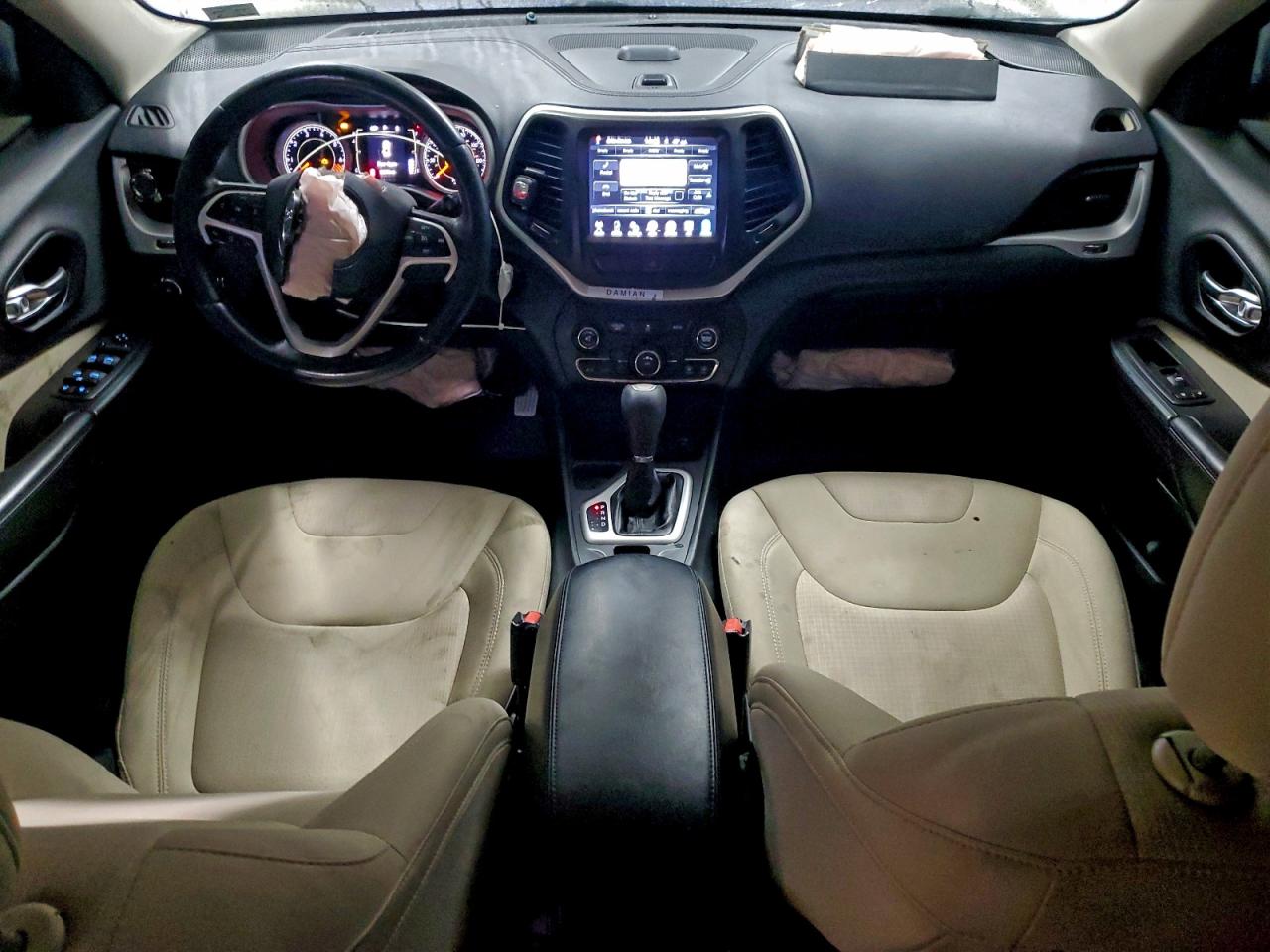 Jeep Grand Cherokee Latitude Image 12