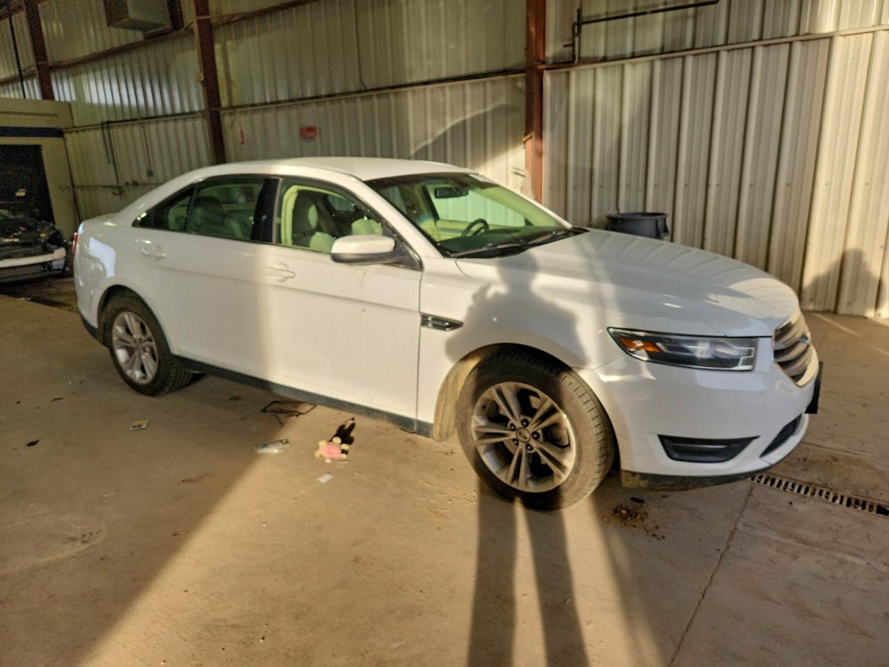 Ford Taurus Sel Image 2