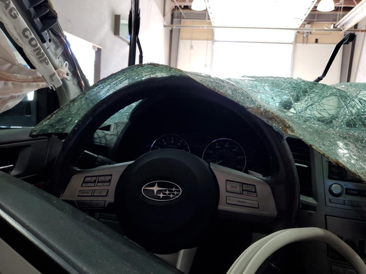 Subaru Outback 2.5i Limited Image 11