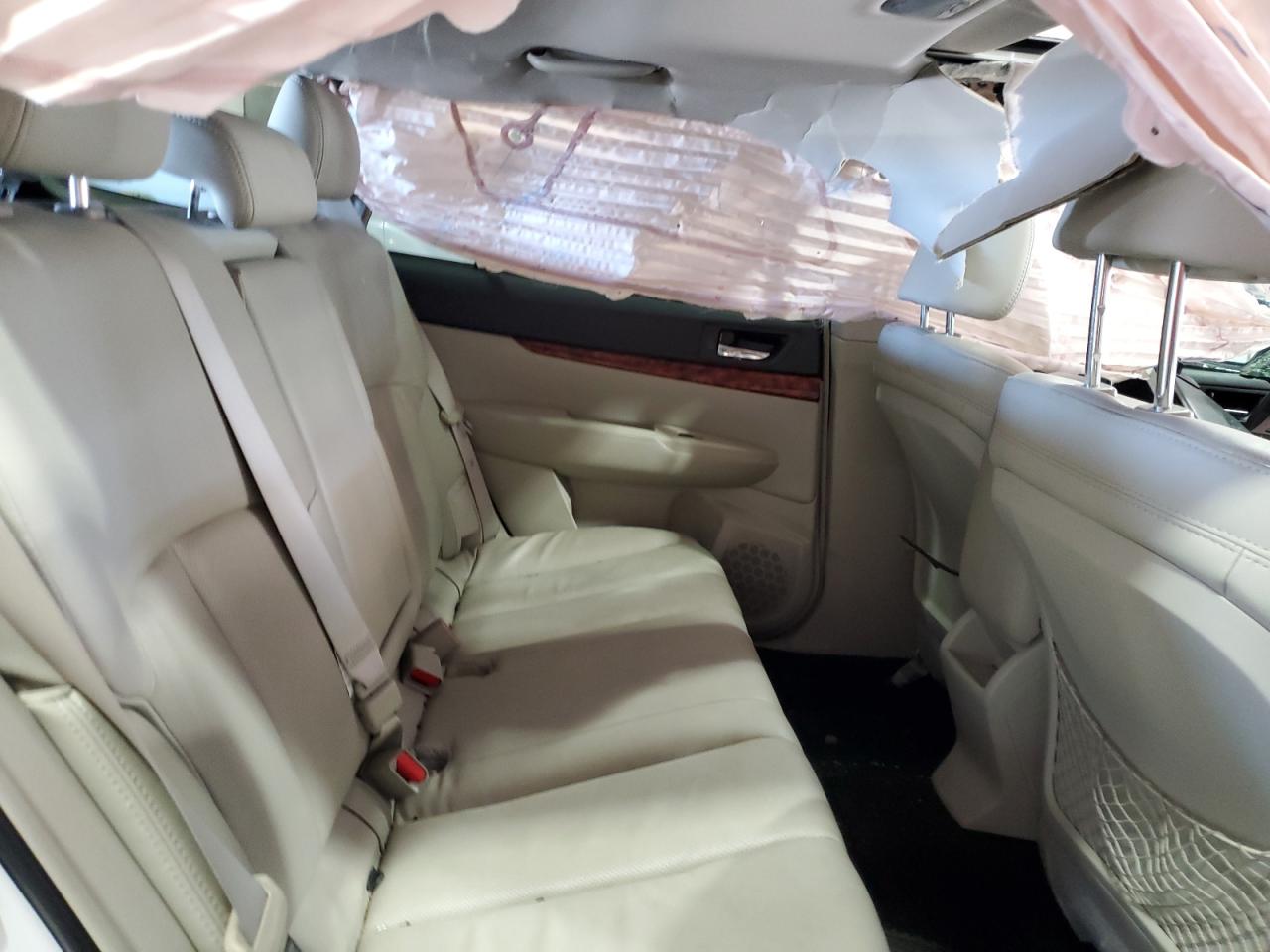 Subaru Outback 2.5i Limited Image 9