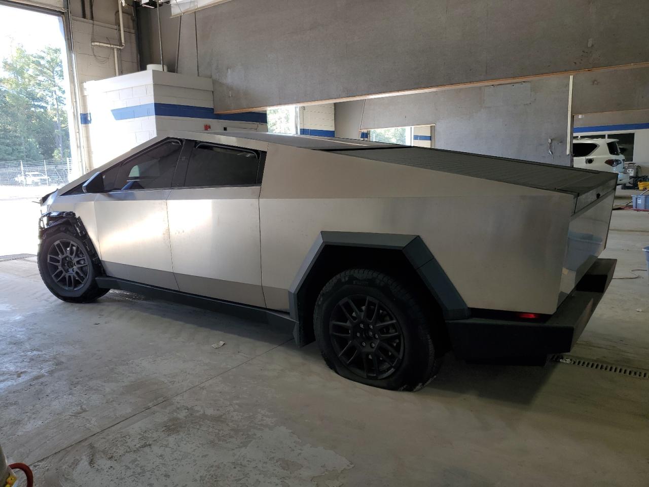 Tesla Cybertruck Image 2