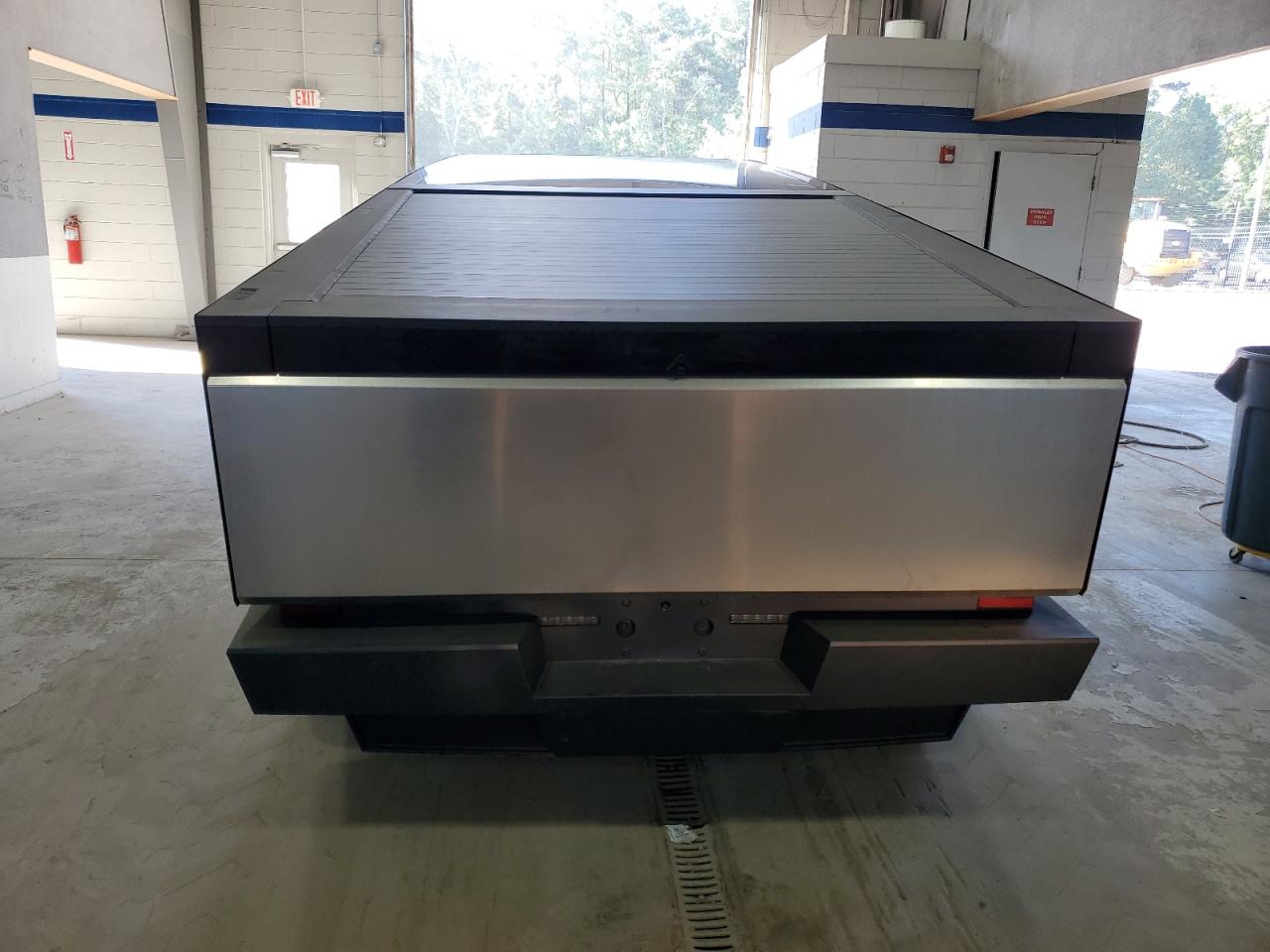 Tesla Cybertruck Image 9