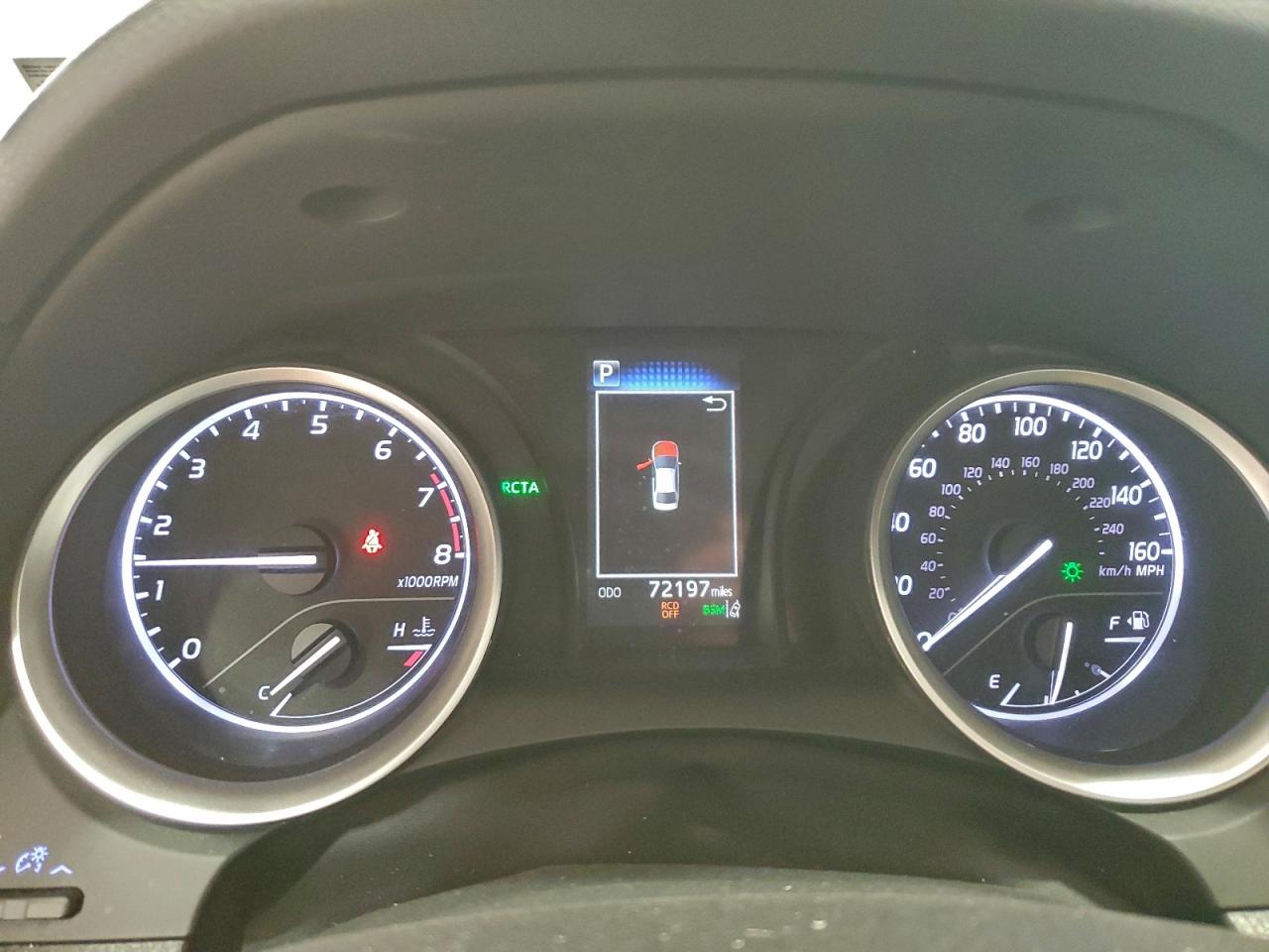 Toyota Camry Le Image 7