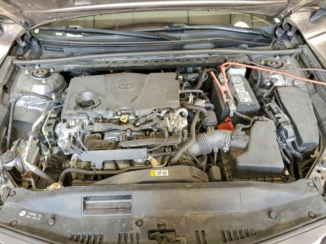 Toyota Camry Le Image 11