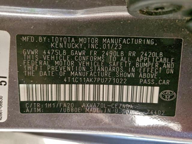 Toyota Camry Le Image 9