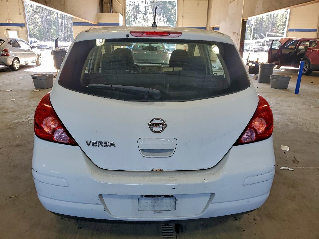 Nissan Versa S Image 6