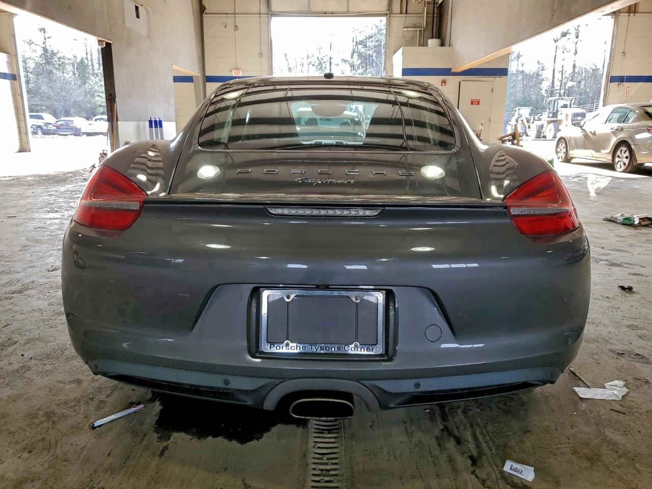 Porsche Cayman Image 10