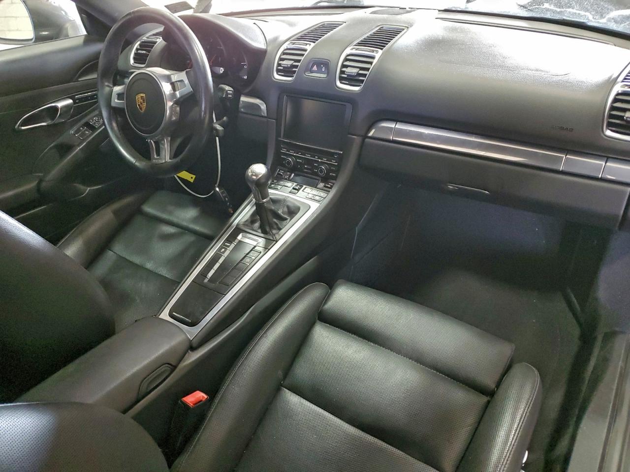 Porsche Cayman Image 8