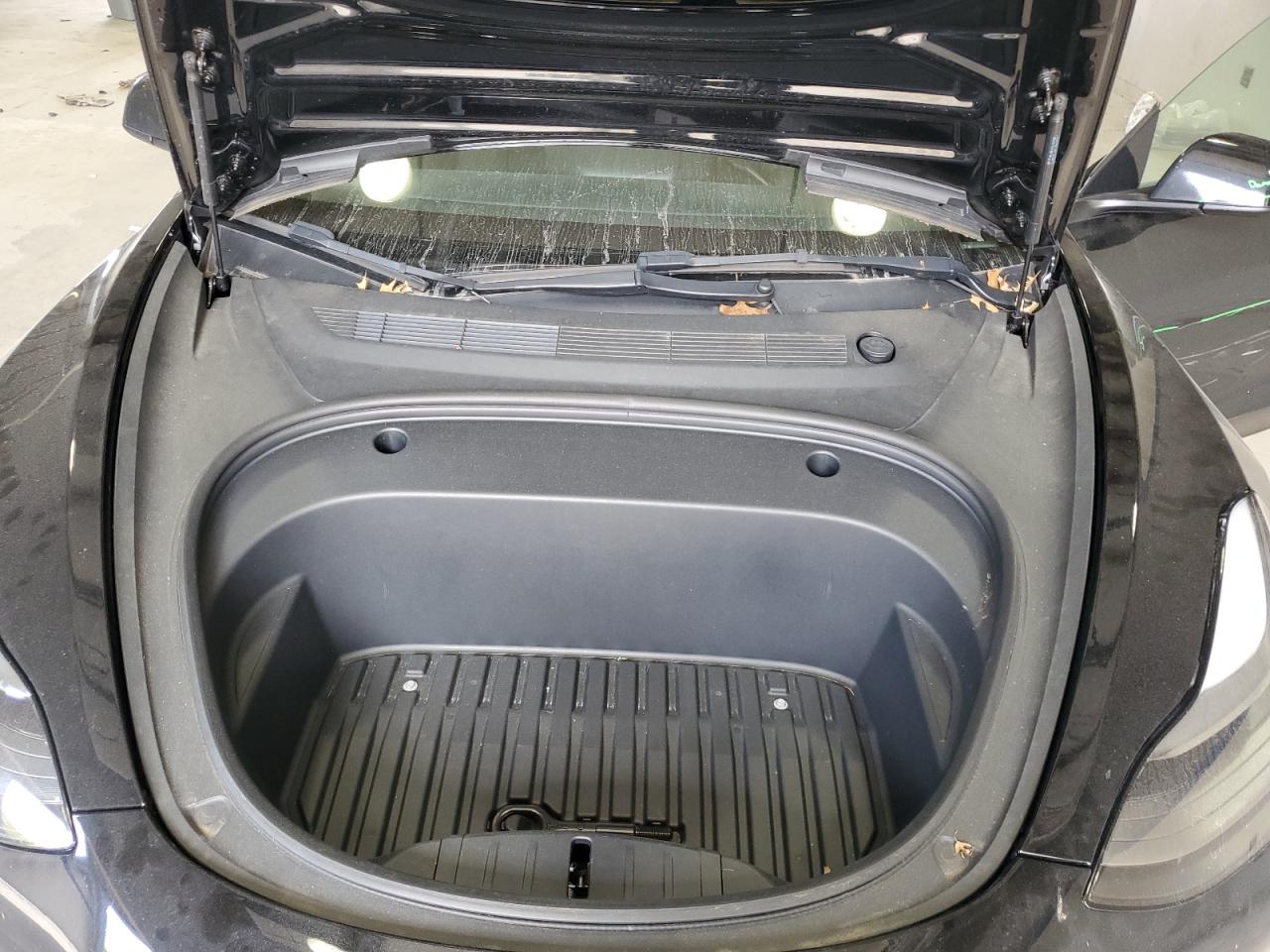 Tesla Model 3 Image 10