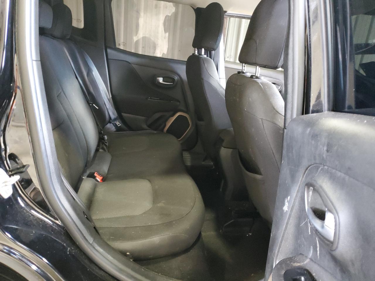 Jeep Renegade Latitude Image 11